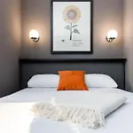 Hotel Malcom And Barret 3*