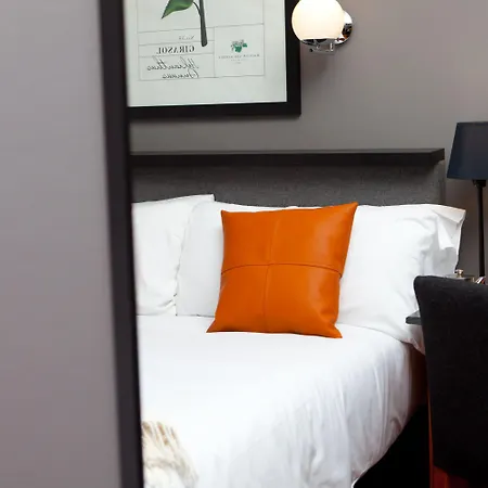 Malcom And Barret Hotel 3*