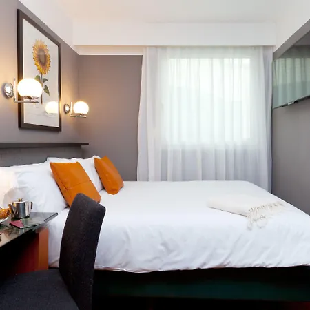 Hotel Malcom And Barret 3*