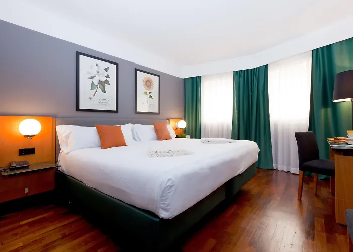 Malcom And Barret Hotel