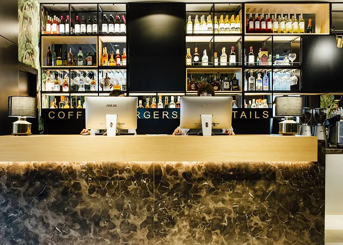 Malcom And Barret Walencja