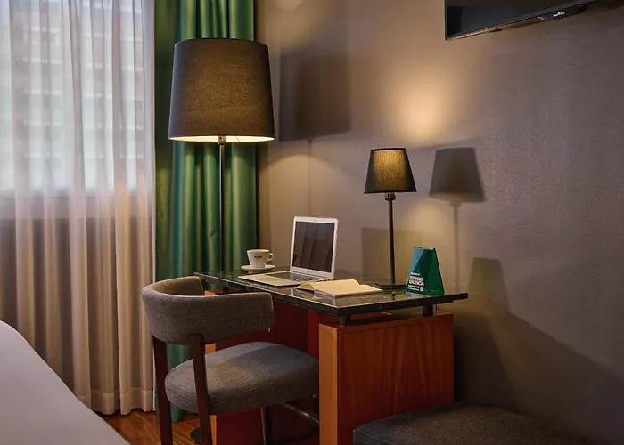 מלון Malcom And Barret