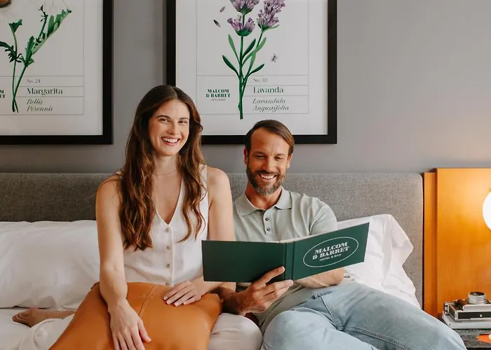 מלון Malcom And Barret 3*